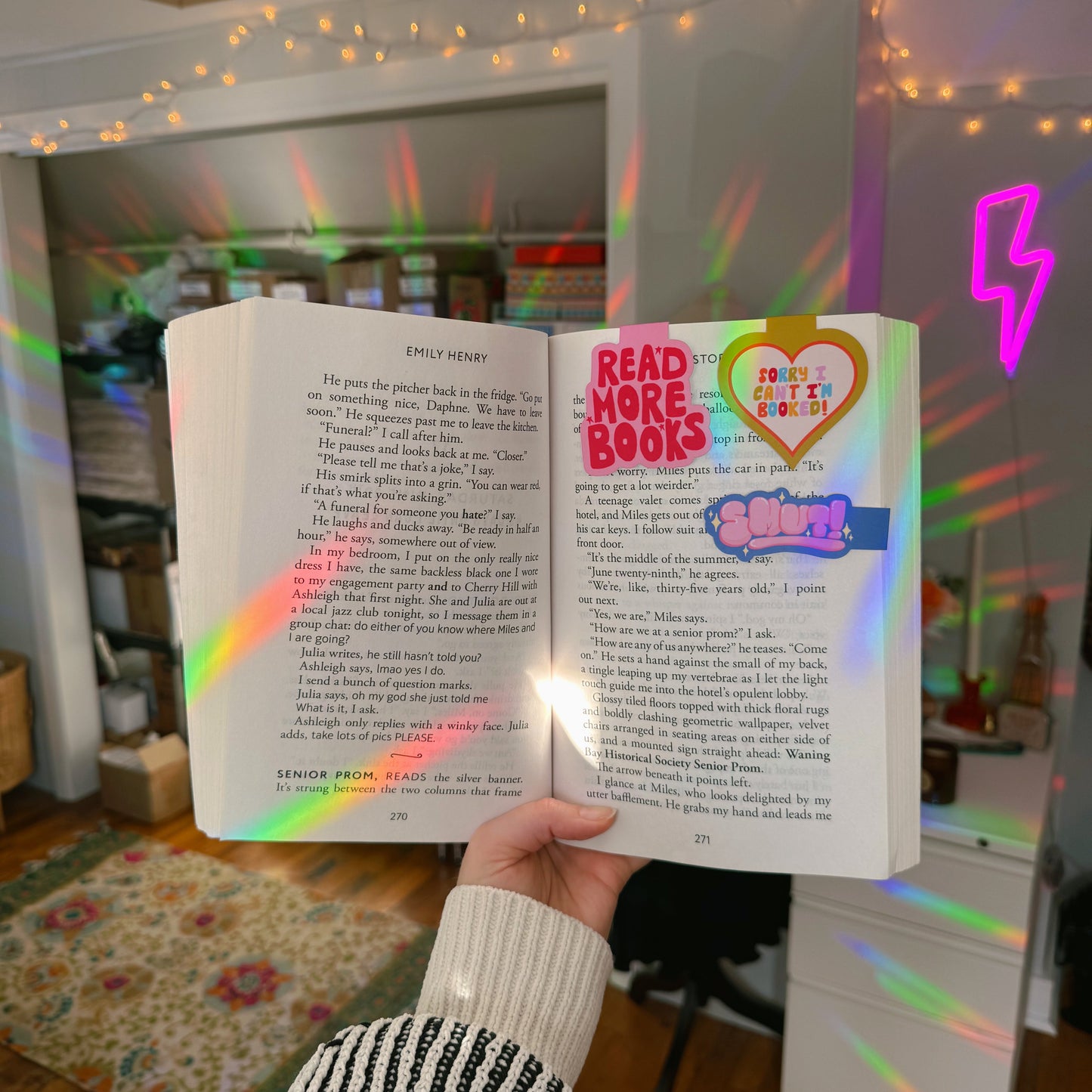 READ MORE BOOKS MAGNETIC BOOKMARK